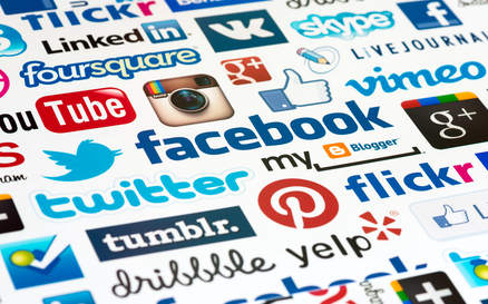 Social networks: pros and contras (Социальные сети: за и против) Social networks: pros and contras (Социальные сети: за и против)