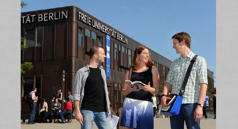 Лекция «Аспирантура и научные стажировки во Freie Universitat Berlin» Лекция «Аспирантура и научные стажировки во Freie Universitat Berlin»