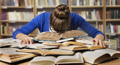 Книжная выставка «Ни пуха, ни пера» 