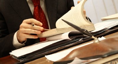 Книжная выставка «Вам, начинающие адвокаты»