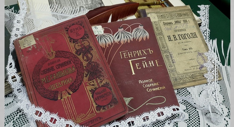 Книжная выставка «На поприще семейного чтения: к 180-летию со дня рождения русского книгоиздателя Адольфа Федоровича Маркса» Книжная выставка «На поприще семейного чтения: к 180-летию со дня рождения русского книгоиздателя Адольфа Федоровича Маркса»