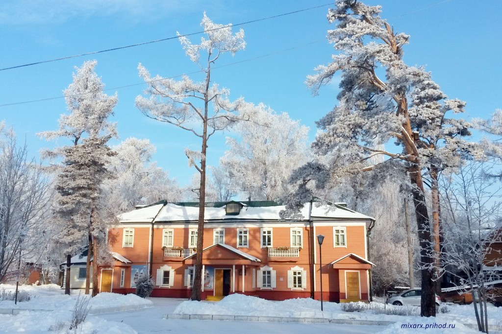 Школа им. свят. Софрония. фото Вл. Манохин.jpg